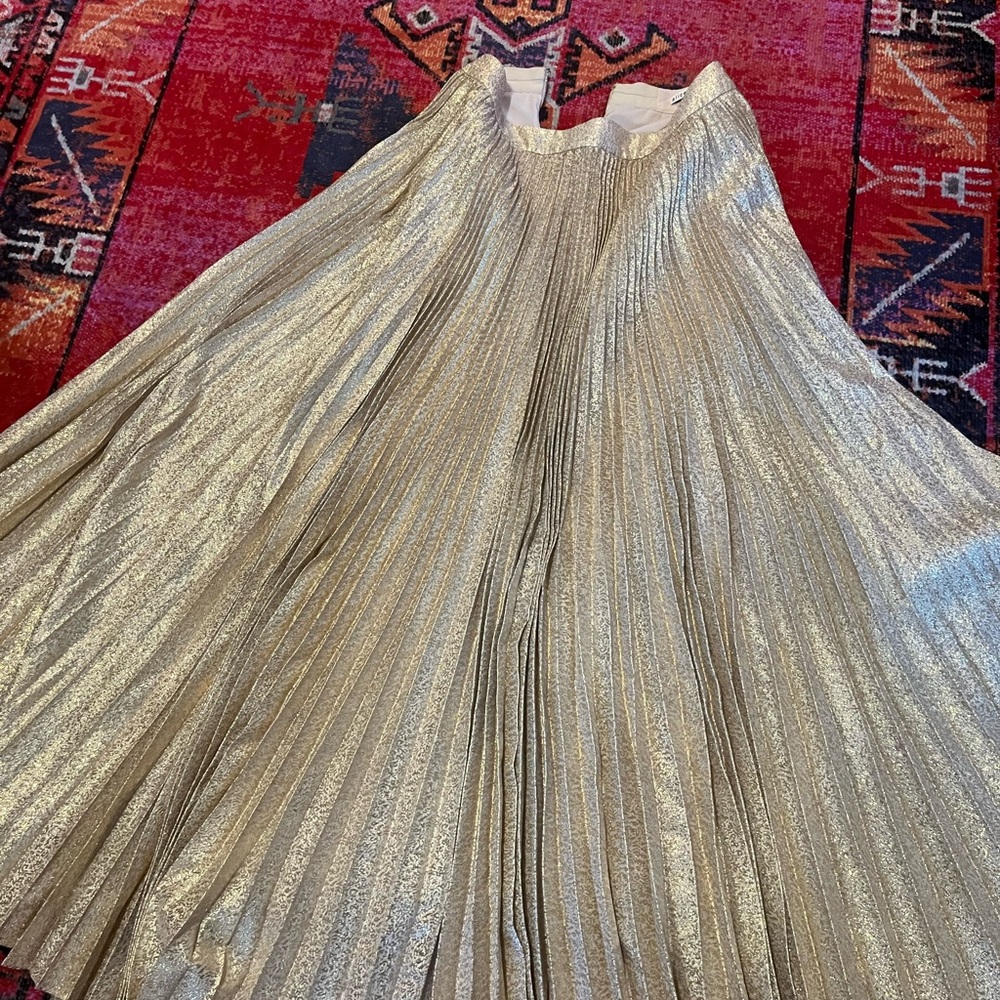 Size 2 Alice and Olivia Gold Pleated Maxi Skirt - Picture 3 of 6